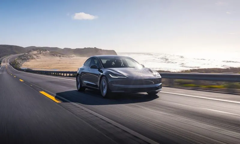 Tesla gagne en appel : la justice annule l’action de groupe sur le FSD en Californie